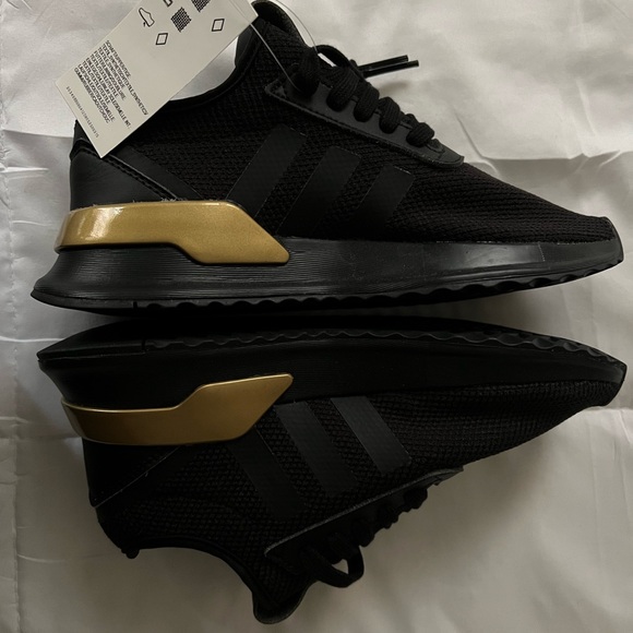 NWT (no box) Boys big kids Adidas U Path X J sneakers. Size 4. SFPF home. - Picture 7 of 7